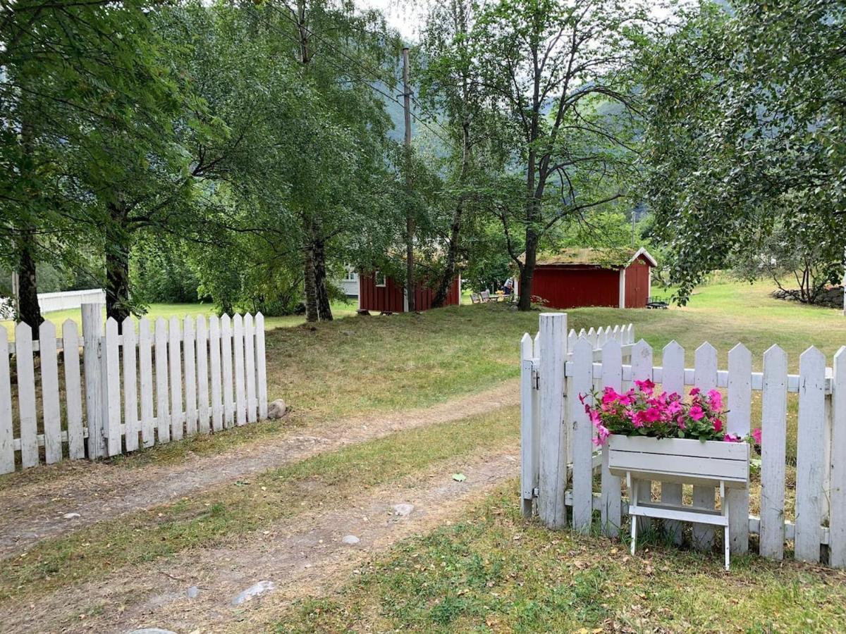 Aobrio Holidayhouse, Authentic Norwegian Farmhouse Close To Flam Laerdalsoyri Exterior photo