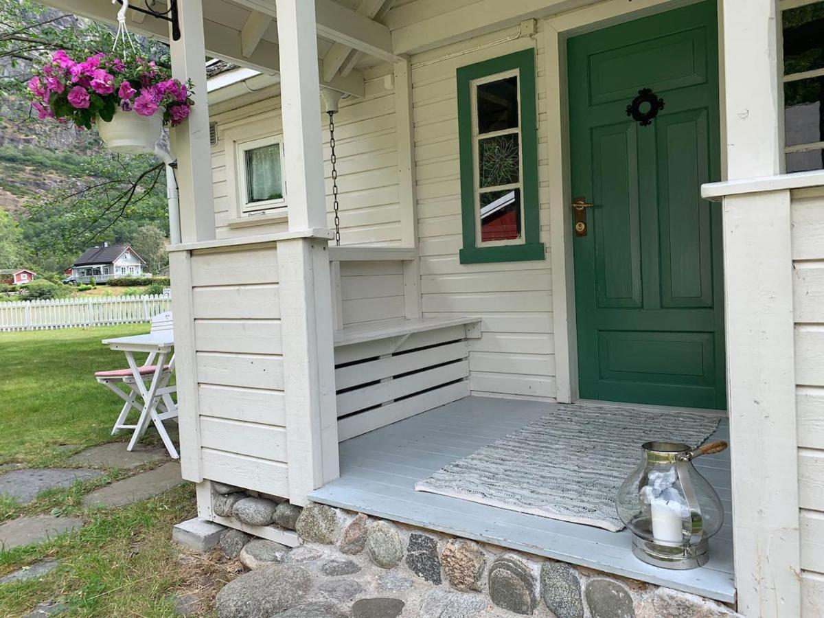 Aobrio Holidayhouse, Authentic Norwegian Farmhouse Close To Flam Laerdalsoyri Exterior photo
